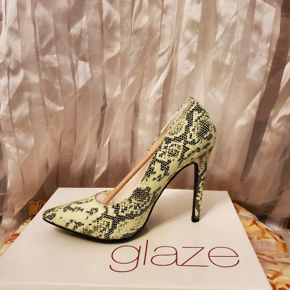 Green/Black snake skin heel